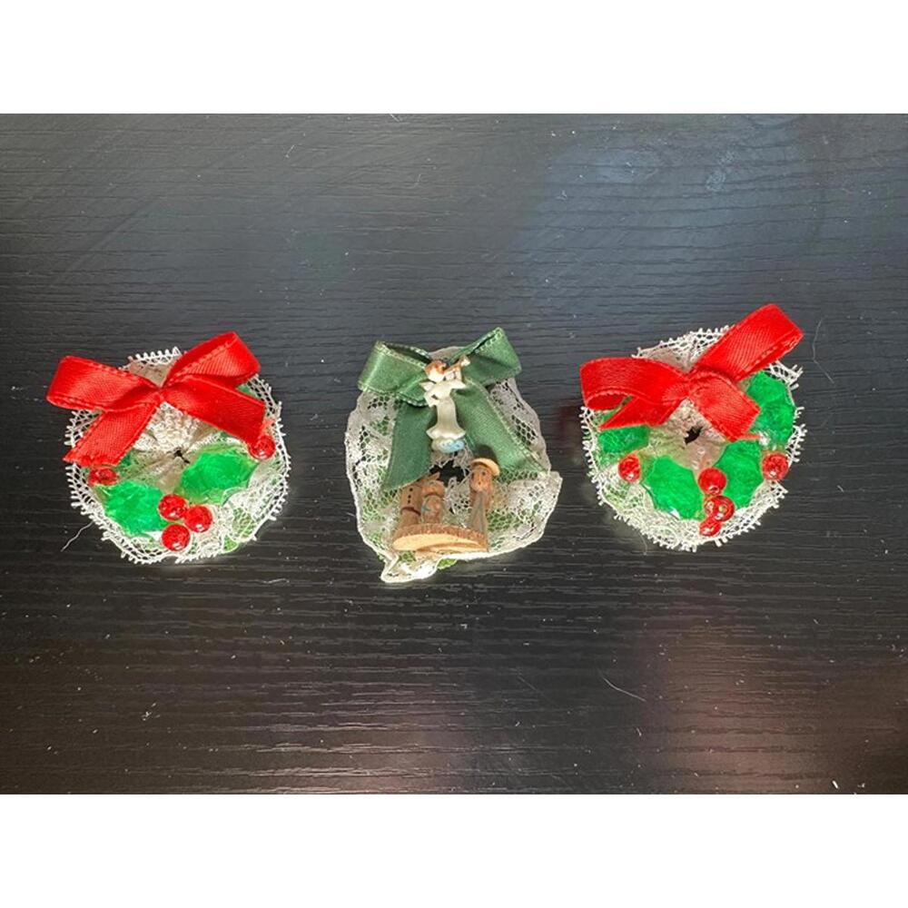 Vintage Christmas Wreath Pins Lot – Set of 3 Holiday Brooches with Bows & Lace
